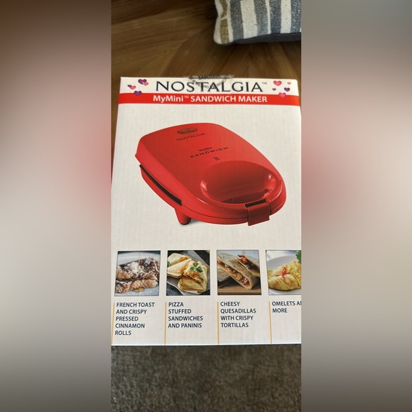 Nostalgia MyMinie Sandwich Maker - Picture 2 of 2